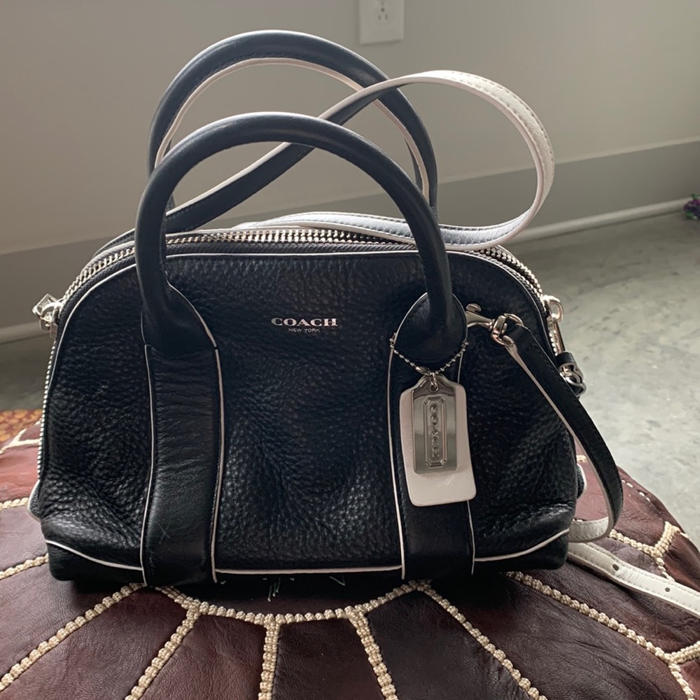 Cute lil Coach bag
